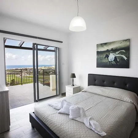 Diamond Townhouse 17 *