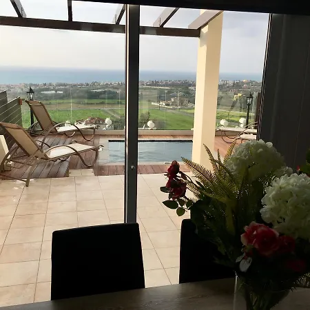 Diamond Townhouse 17 *