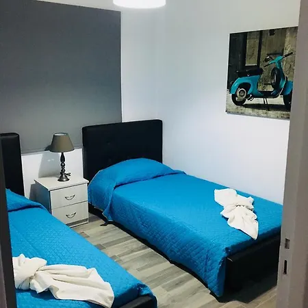 Diamond Townhouse 17 * פאפוס