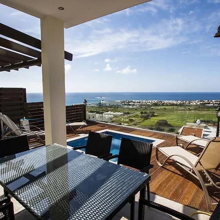 בית נופש Diamond Townhouse 17 פאפוס