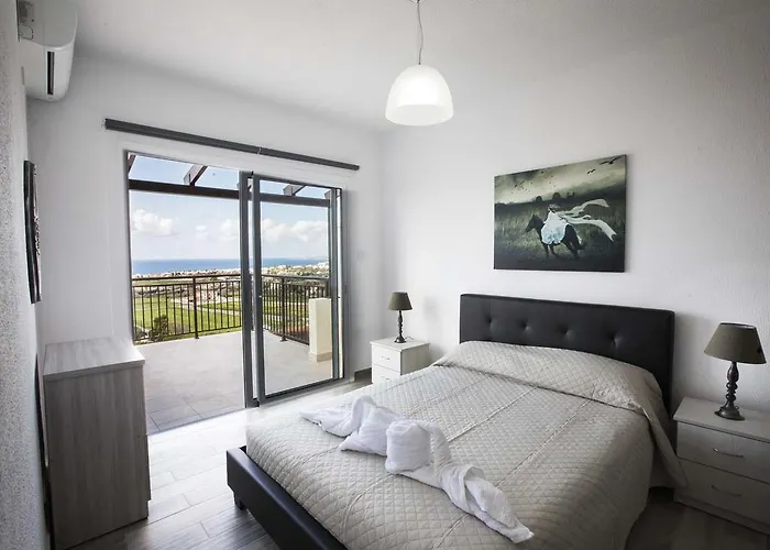 Diamond Townhouse 17 *